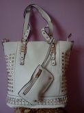 Bolsa de couro ecologico BRANCA COM TACHAS