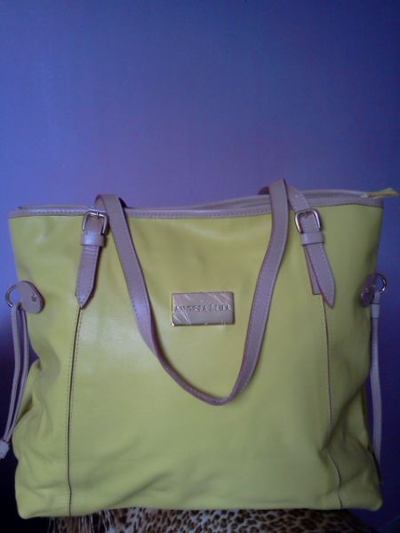 Bolsa de couro animal amarela